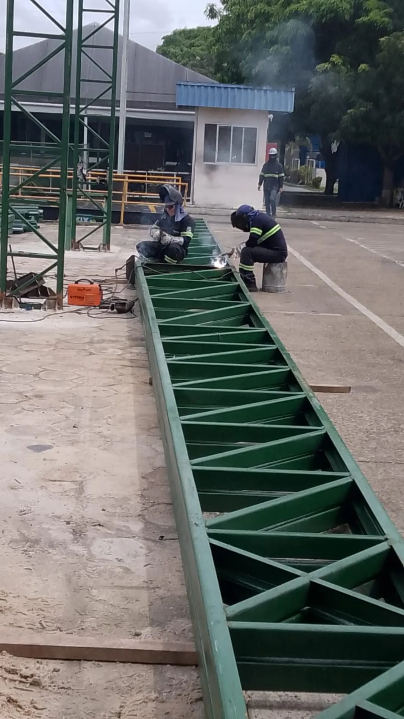 Soldagem de estrutura metálica sob medida